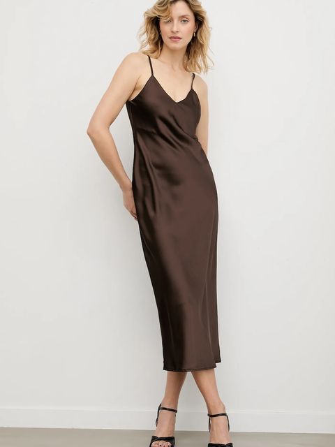 Answear.LAB sukienka kolor brązowy maxi rozkloszowana - zdjęcie produktu nr 1