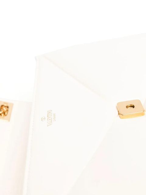 Valentino Garavani Rockstud-detail shoulder bag - Neutrals