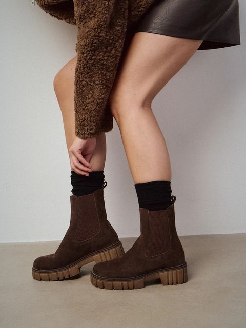 Medicine botki zamszowe kolor brązowy na platformie - zdjęcie produktu nr 1