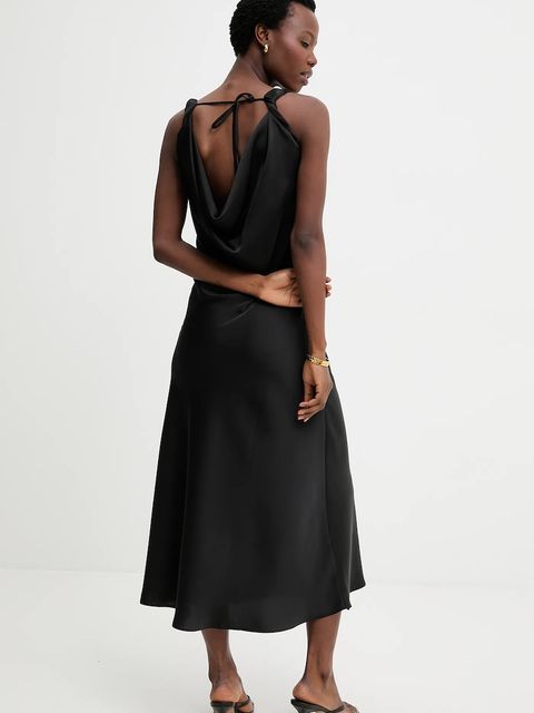 Answear.LAB sukienka kolor czarny midi rozkloszowana