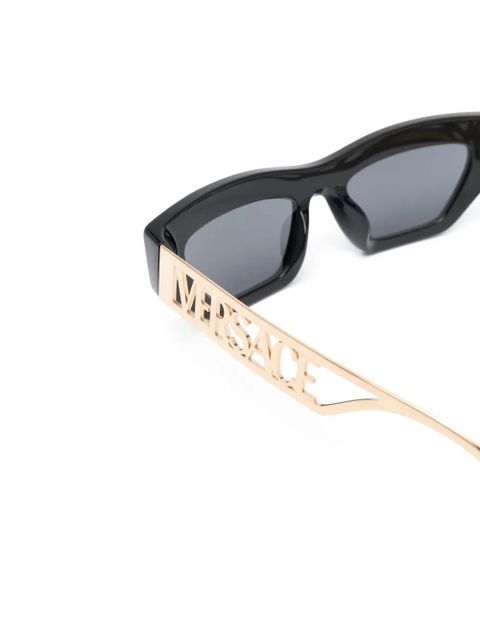 Versace Eyewear logo-plaque cat-eye sunglasses - Black