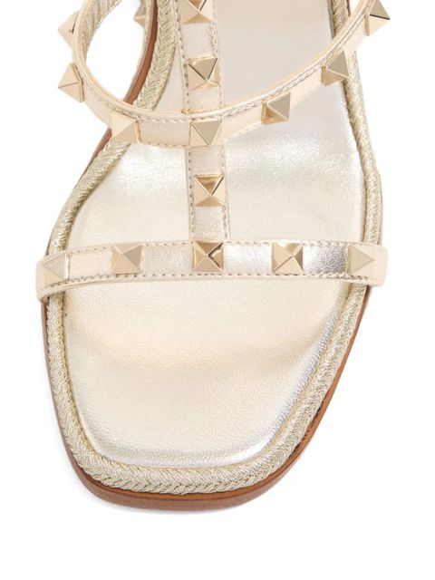 Valentino Garavani 100mm Rockstud wedge sandals - Gold