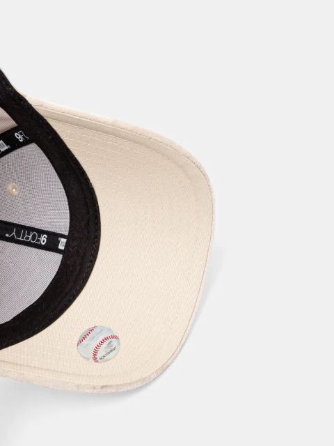 New Era czapka z daszkiem welurowa kolor beżowy z aplikacją 60595352