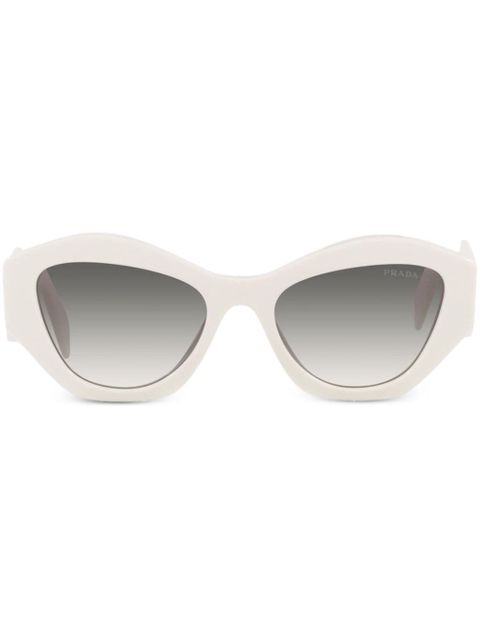 Prada Eyewear curved cat-eye frame sunglasses - White - zdjęcie produktu nr 1