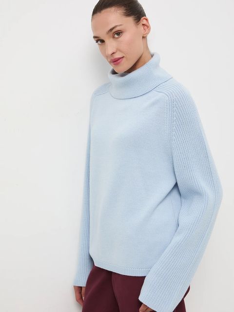 Medicine sweter z wełny merino kolor niebieski z golfem