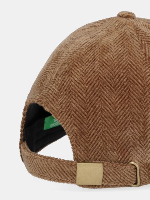 United Colors of Benetton czapka z daszkiem kolor brązowy 60OZDA01C