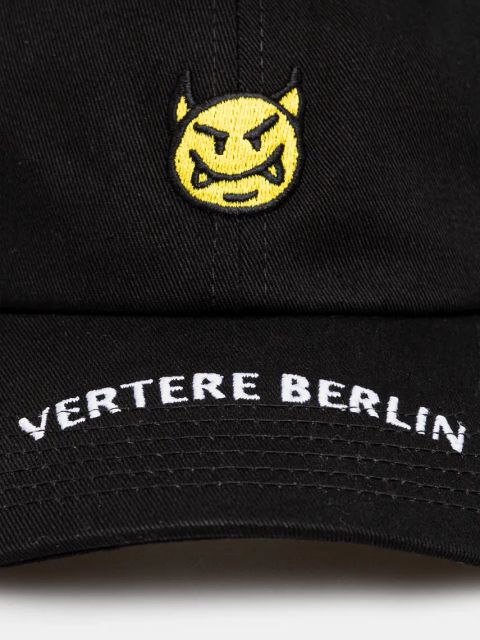 Vertere Berlin czapka z daszkiem bawełniana kolor czarny z aplikacją VER C48