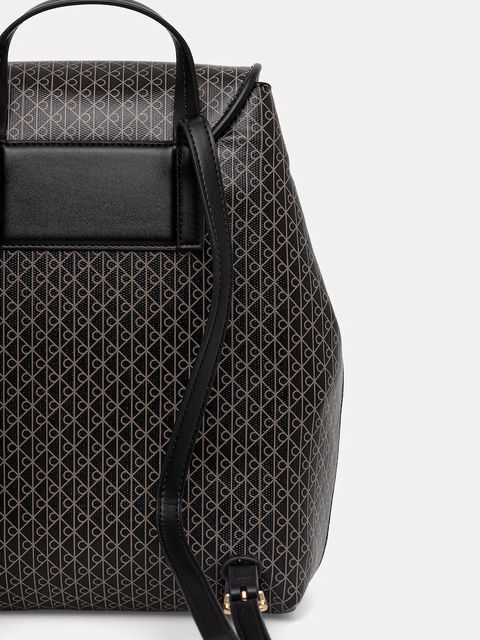 Calvin Klein plecak damski kolor czarny mały wzorzysty LV04F3271G