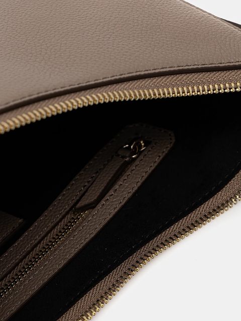 BOSS torebka skórzana kolor brązowy 50547705