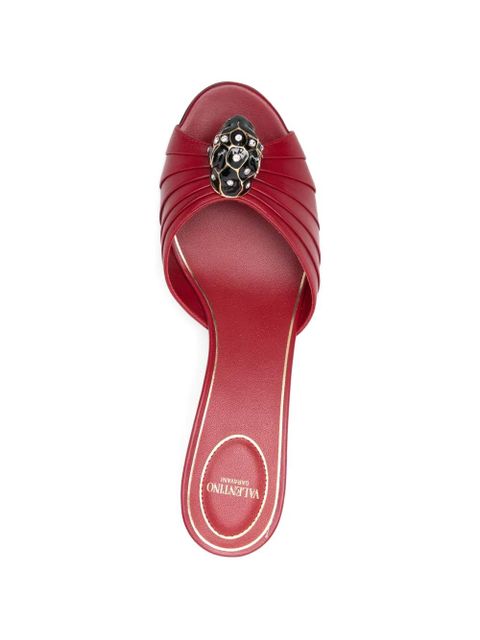 Valentino Garavani embellishment pleated sandals - Red