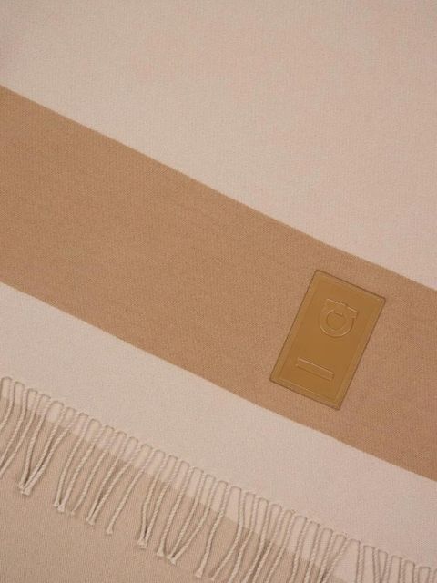 Ferragamo fringed wool cape - Neutrals