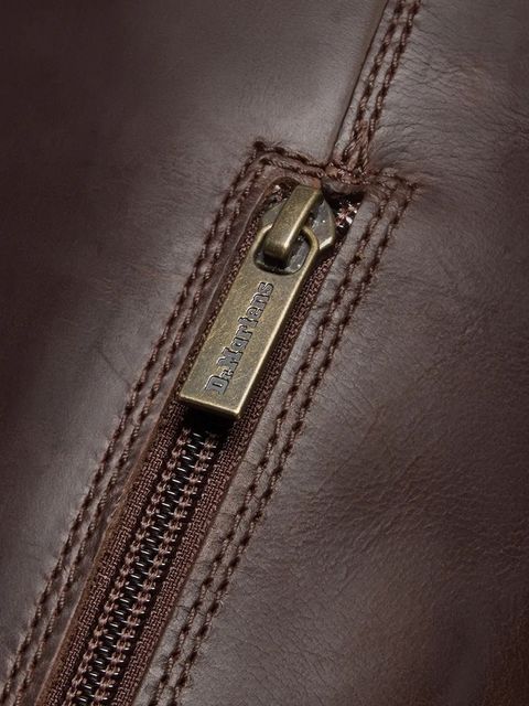 Dr. Martens kozaki Anistone damskie kolor brązowy na płaskim obcasie DM41871200