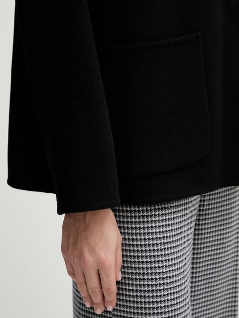 United Colors of Benetton płaszcz z dodatkiem wełny kolor czarny 28F7DN08M