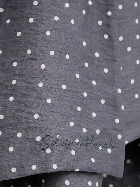 Silvian Heach sukienka z dodatkiem lnu KOMOTI