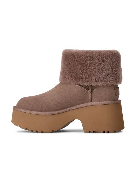 UGG śniegowce zamszowe Esmee Boot kolor beżowy 1171533.CRBO