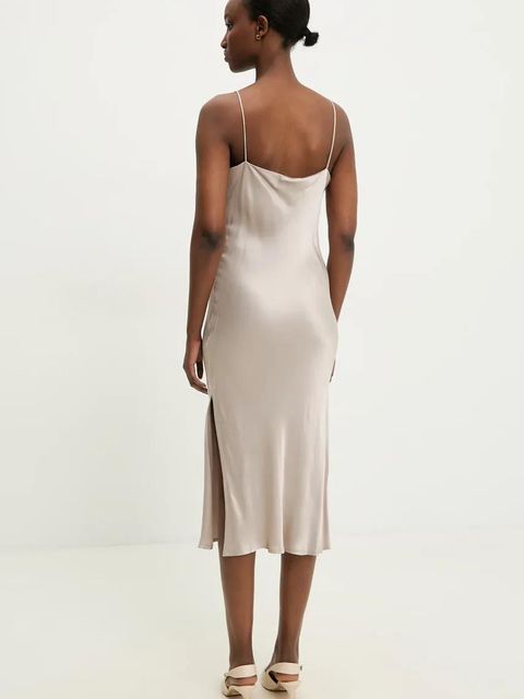 Answear.LAB sukienka kolor srebrny maxi dopasowana - zdjęcie produktu nr 2