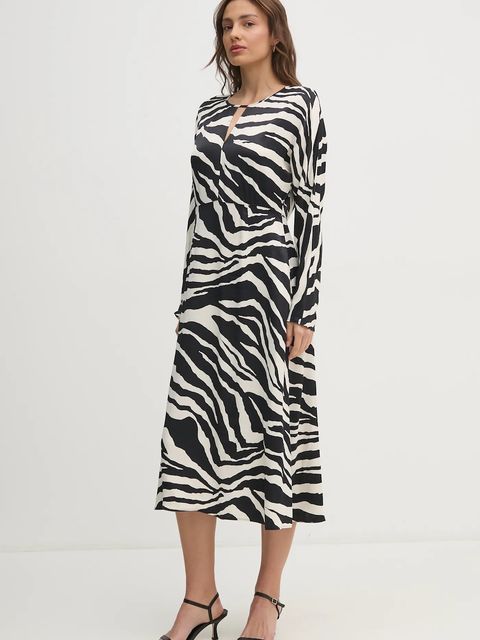 OUI sukienka kolor czarny midi rozkloszowana 90633