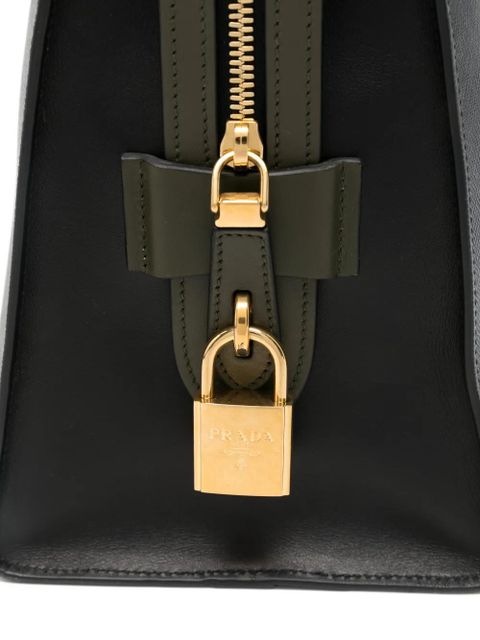 Prada padlock-detail shoulder bag - Black - zdjęcie produktu nr 2