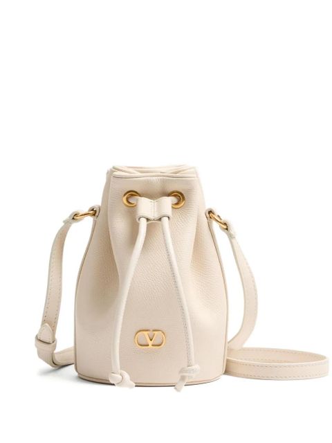 Valentino Garavani mini VLogo Signature bucket bag - Neutrals - zdjęcie produktu nr 1