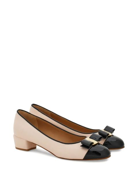 Ferragamo Vara pumps - Neutrals