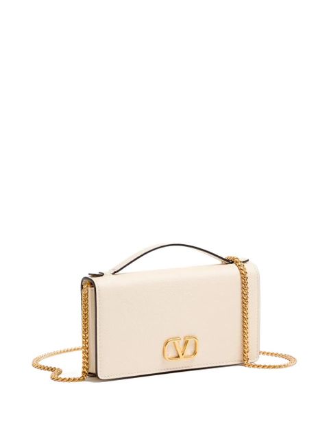 Valentino Garavani VLogo Signature grainy calfskin wallet with chain - Neutrals