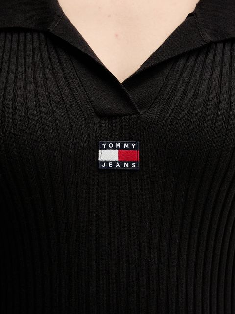 Tommy Jeans sukienka kolor czarny mini dopasowana DW0DW22183