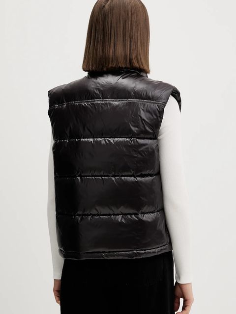 Tommy Jeans bezrękawnik kolor czarny zimowy DW0DW22037