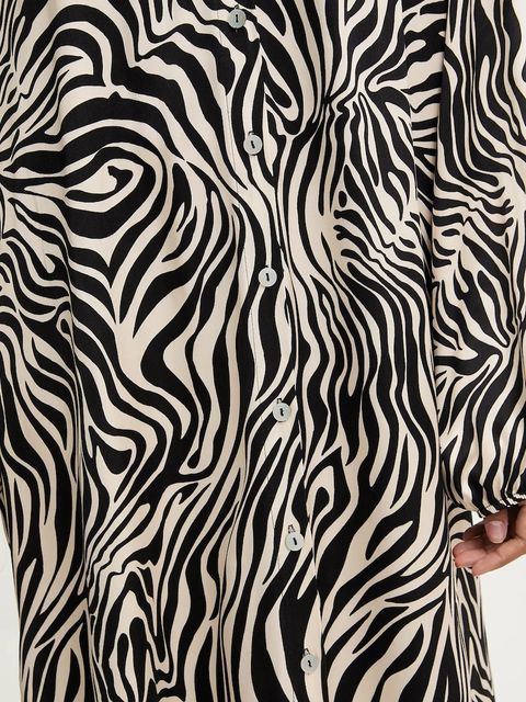 Answear.LAB sukienka kolor czarny midi rozkloszowana