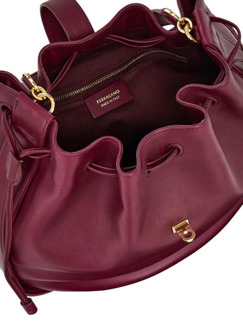 Ferragamo drawstring Gancini-detail bucket bag - Red