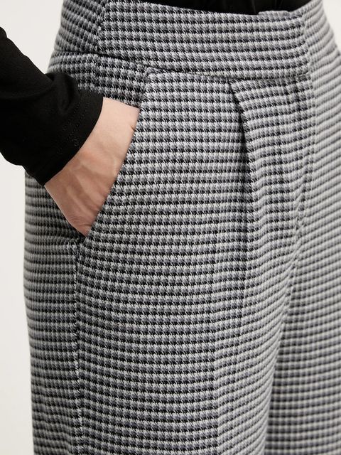 United Colors of Benetton spodnie damskie kolor czarny proste high waist 44BWDF0AE