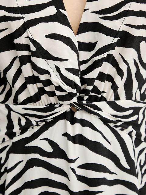 Gestuz sukienka kolor czarny maxi rozkloszowana 10910422