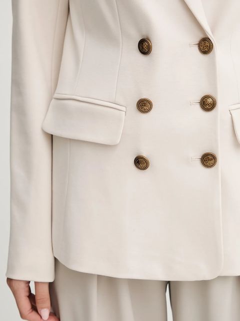 Guess marynarka MAELICE kolor beżowy dwurzędowa gładka W5YN39 KCMU2