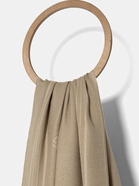 BOSS szal damski kolor beżowy wzorzysty 50535789 - zdjęcie produktu nr 2