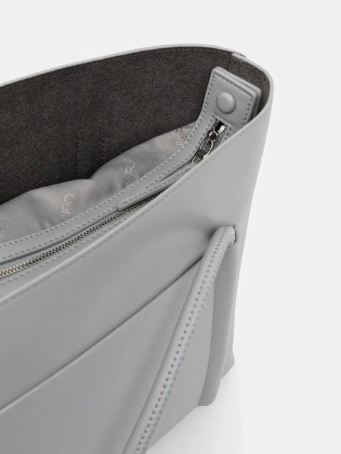 Calvin Klein torebka kolor niebieski K60K613110