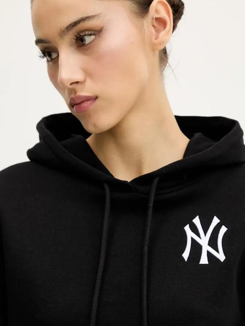 New Era bluza damska kolor czarny z kapturem z aplikacją 60564904