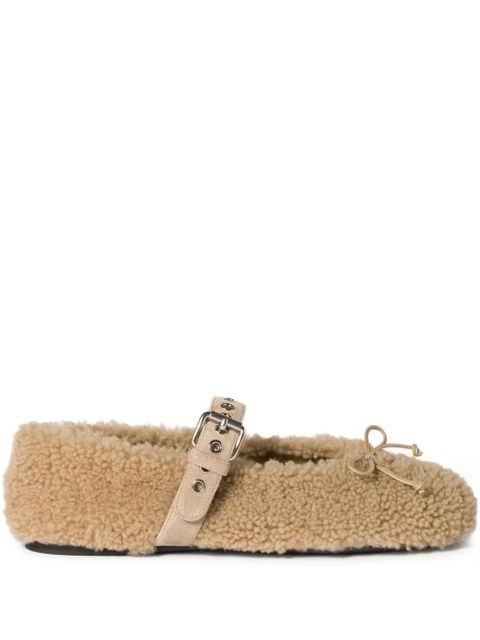Miu Miu buckle-strap shearling ballerinas - Neutrals - zdjęcie produktu nr 1