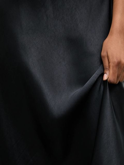 Answear.LAB sukienka kolor czarny maxi rozkloszowana