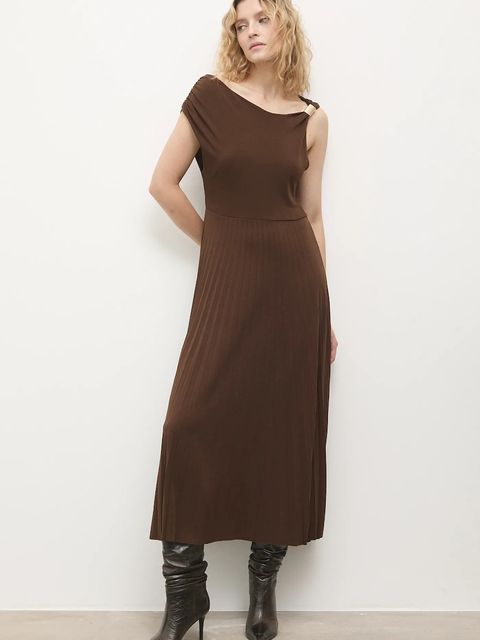 Answear.LAB sukienka kolor brązowy midi rozkloszowana