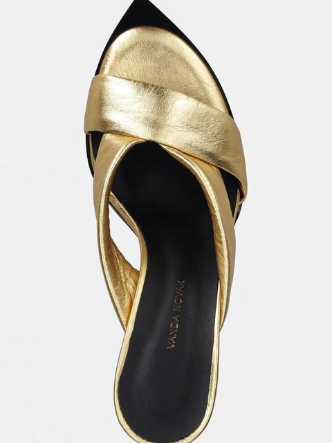 Vanda Novak klapki skórzane Mila damskie kolor złoty na szpilce