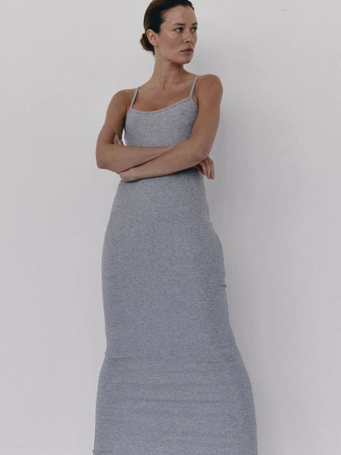 MUUV. sukienka JORDE kolor szary maxi dopasowana