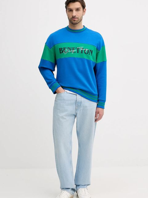 United Colors of Benetton bluza bawełniana x Stranger Things kolor niebieski z nadrukiem 342ZU10BA