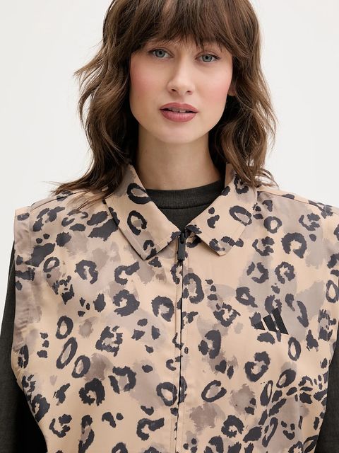 adidas bezrękawnik Animal Print 3-Stripes kolor beżowy przejściowy JV6957 - zdjęcie produktu nr 2