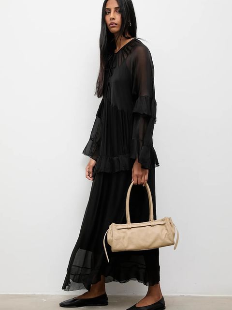 Answear.LAB sukienka z jedwabiem kolor czarny maxi prosta - zdjęcie produktu nr 1