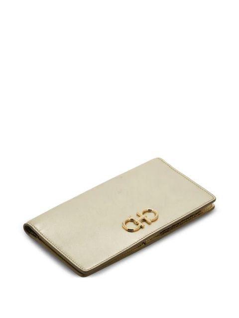 Ferragamo gancini buckle continental wallet - Gold