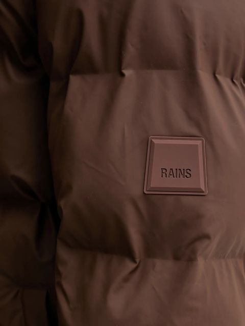Rains kurtka przeciwdeszczowa Alta Longer Puffer Jacket W3T4 kolor brązowy zimowa 15130.23