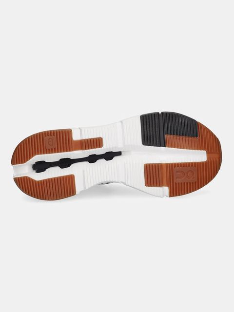 On sneakersy CLOUDNOVA 2