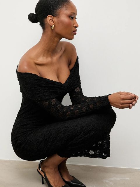 Answear.LAB sukienka kolor czarny midi dopasowana - zdjęcie produktu nr 1