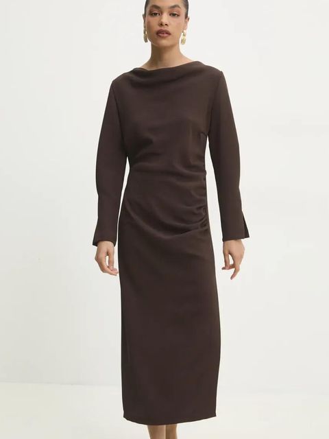 Answear.LAB sukienka kolor brązowy midi dopasowana