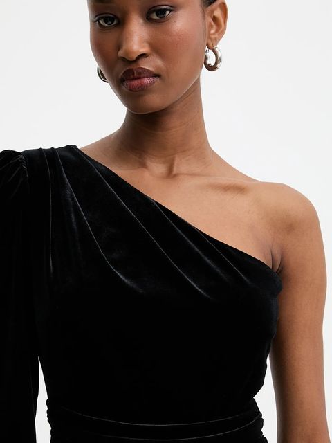 Answear.LAB kombinezon welurowy kolor czarny z dekoltem okrągłym