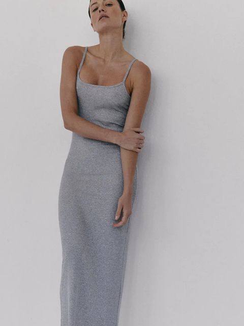 MUUV. sukienka JORDE kolor szary maxi dopasowana - zdjęcie produktu nr 1